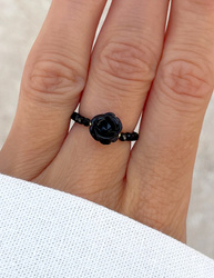 Elastischer Ring: Schwarzer Turmalin mit Rose aus Schwarzem Obsidian