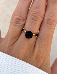 Elastischer Ring: Schwarzer Turmalin mit Obsidian-Rose