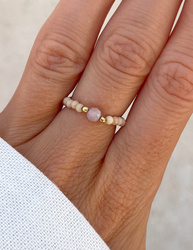 Elastischer Ring aus beigem Jaspis, Kunzit und vergoldetem 925er Silber