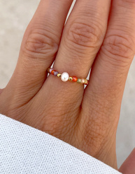 Elastischer Ring aus Perle, bunten Zirkonia und vergoldetem 925er Silber