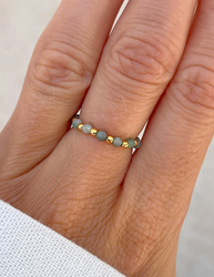 Elastischer Ring aus Smaragd und 925er vergoldetem Silber